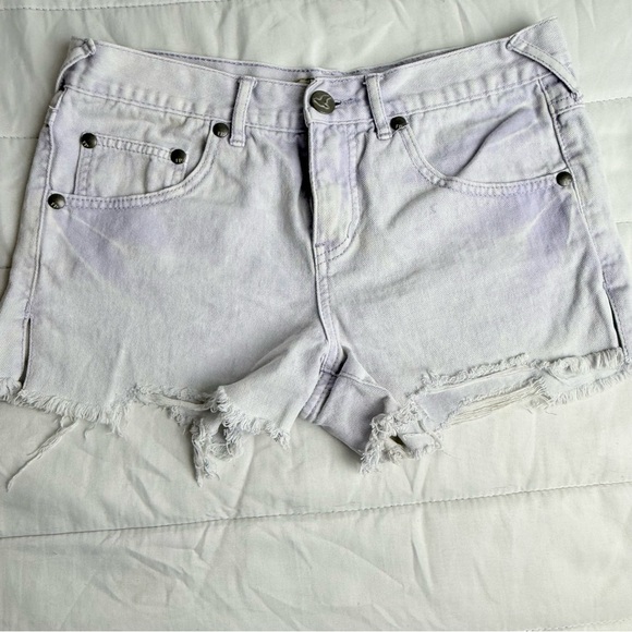 Free People Stylish Lavender Distressed Women Shorts - Picture 1 of 7